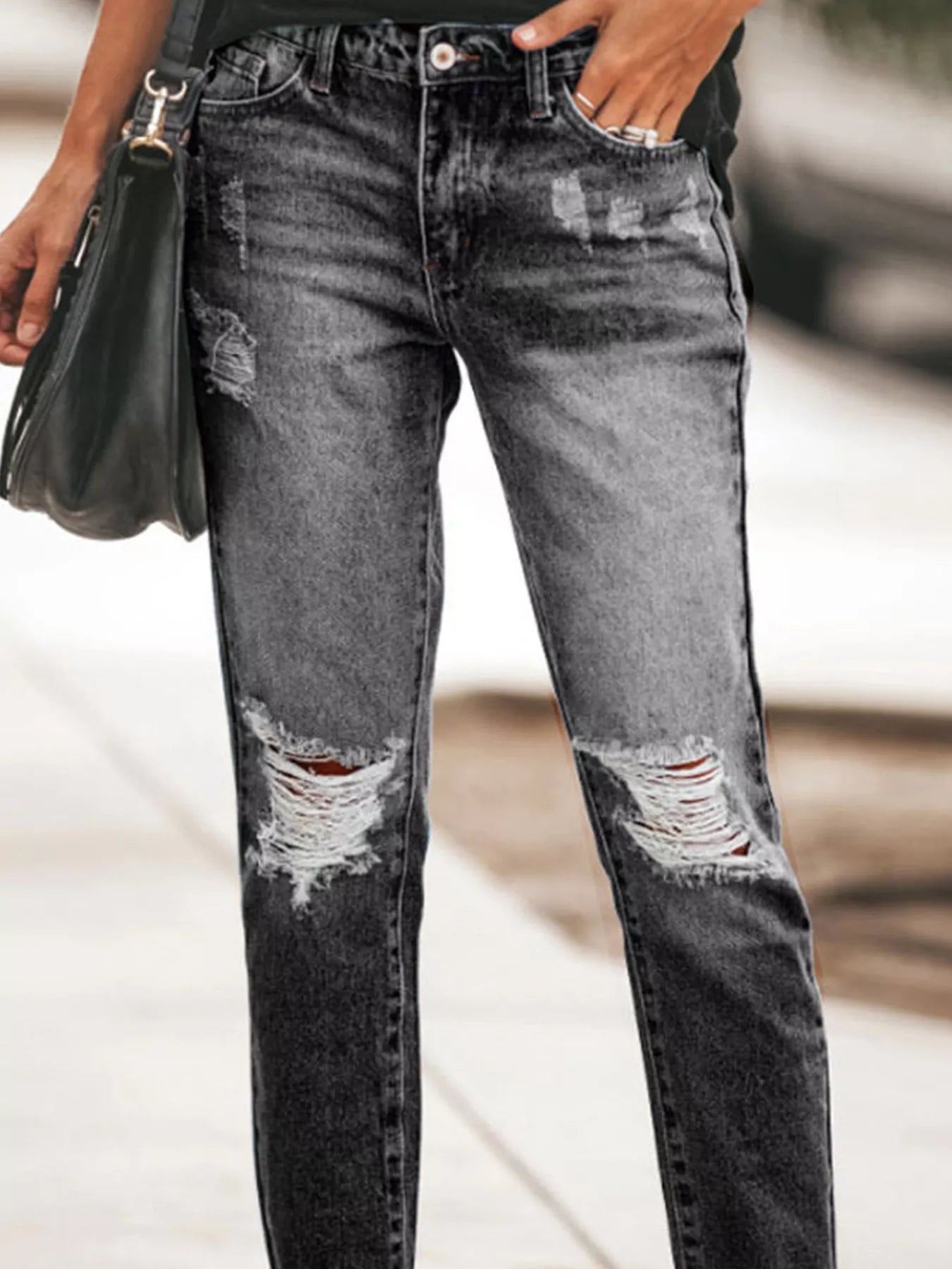 Distressed Wash Ankle Jeans from Armoire Gemzis