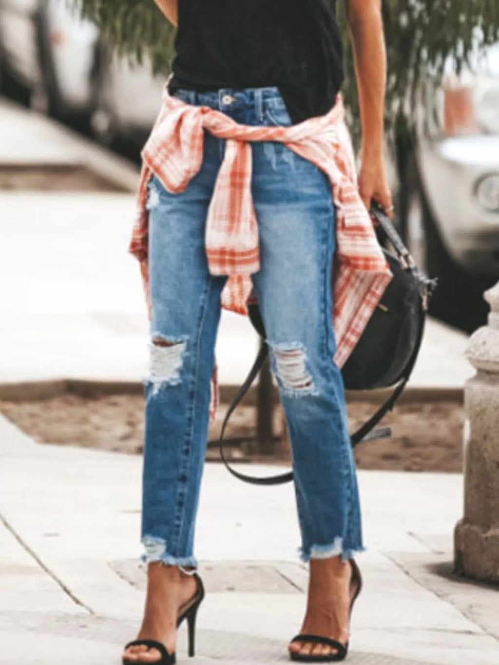 Distressed Wash Ankle Jeans from Armoire Gemzis
