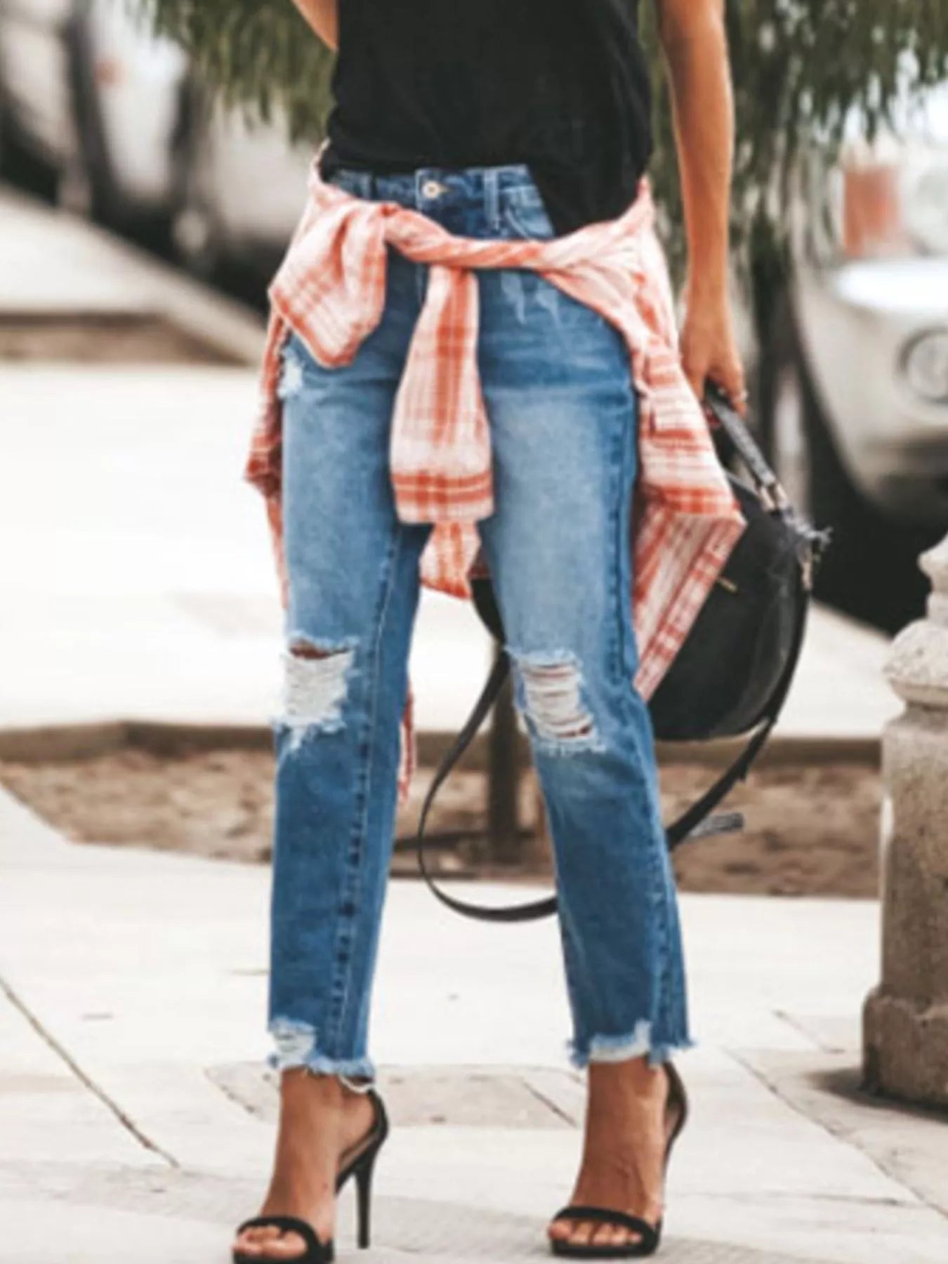 Distressed Wash Ankle Jeans from Armoire Gemzis