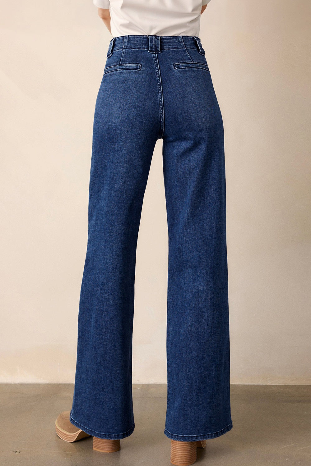 Straight Leg Mid-Rise Shift Jeans from Armoire Gemzis