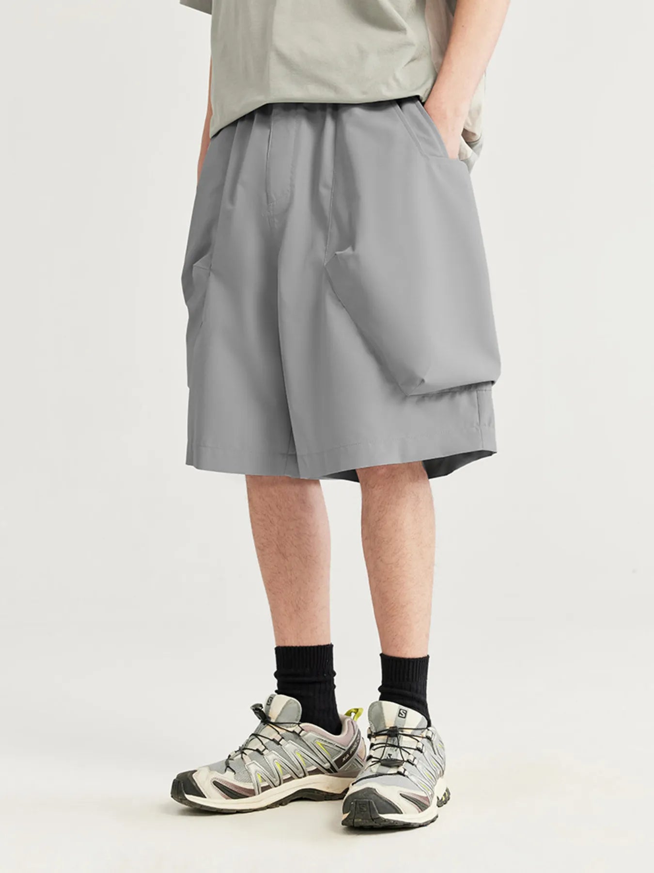 Men's Loose Fit Cargo Shorts from Armoire Gemzis