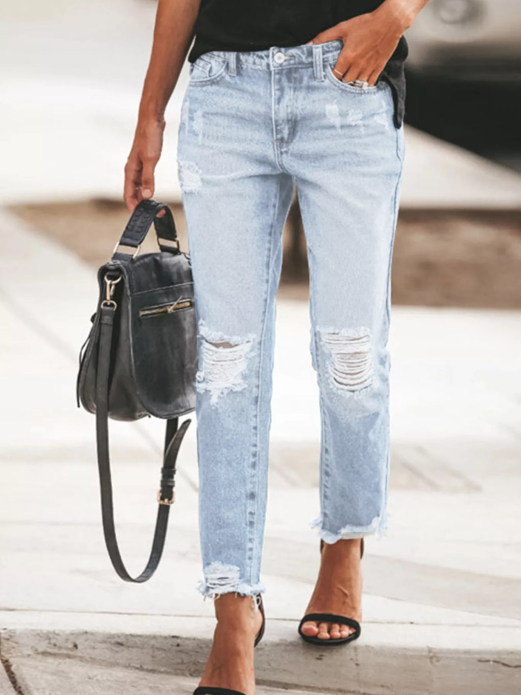 Distressed Wash Ankle Jeans from Armoire Gemzis