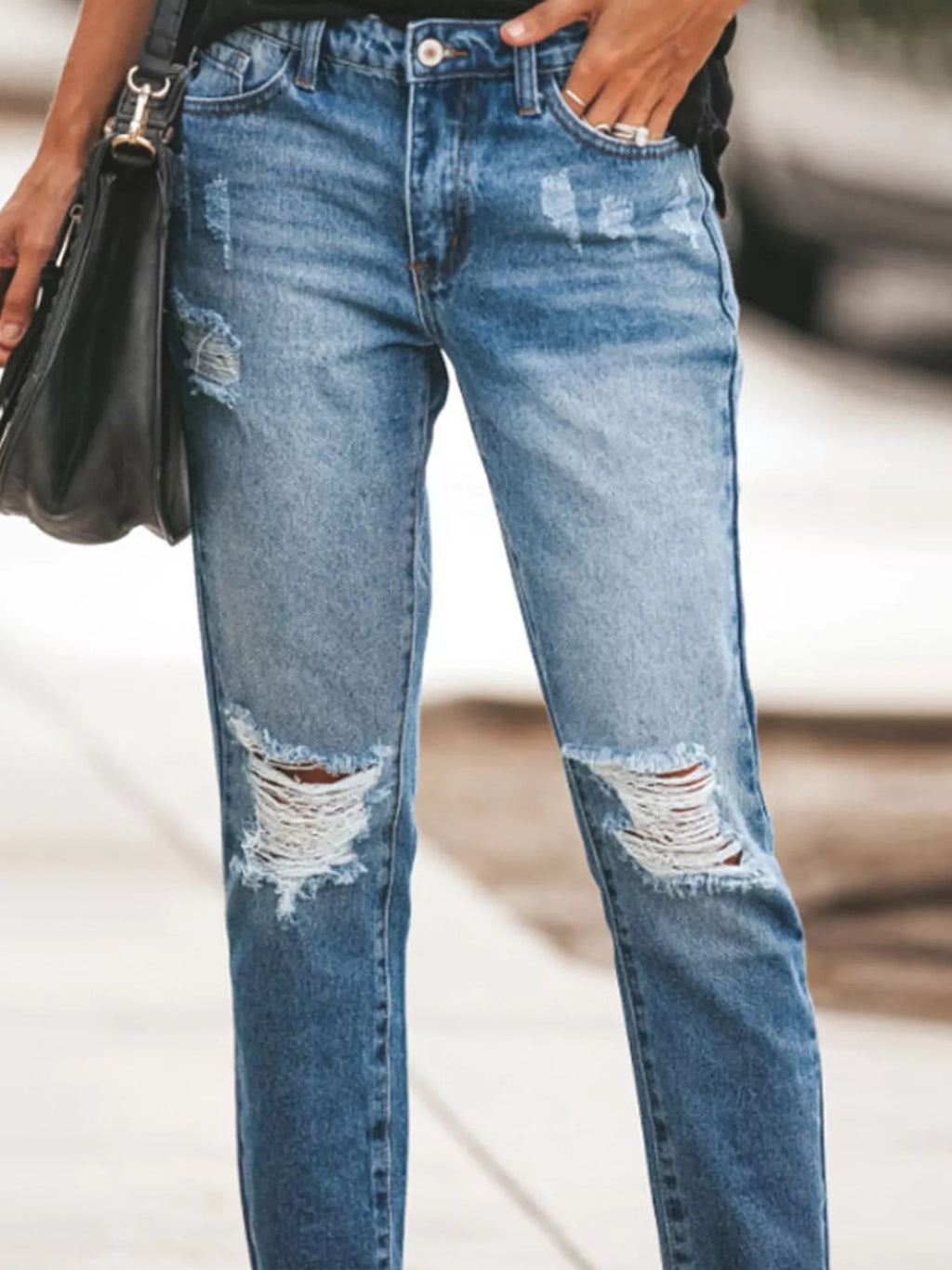 Distressed Wash Ankle Jeans from Armoire Gemzis