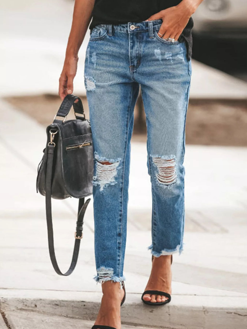Distressed Wash Ankle Jeans from Armoire Gemzis