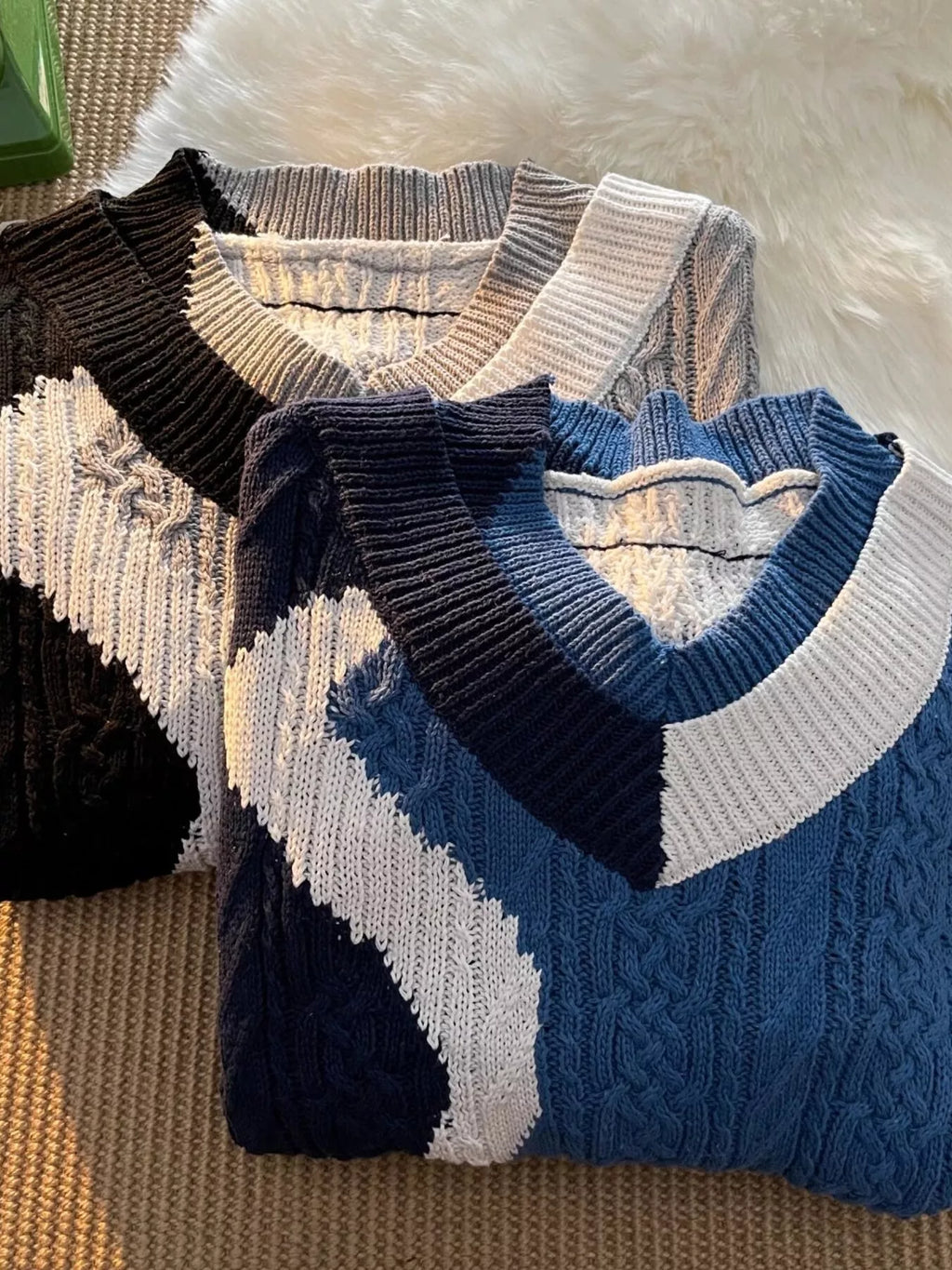 Men's Color Block V-Neck Knit Sweater from Armoire Gemzis